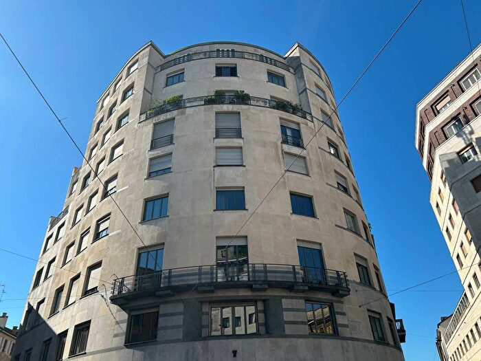 Appartamento con 5 locali in affitto in Via Larga, Missori, Milano