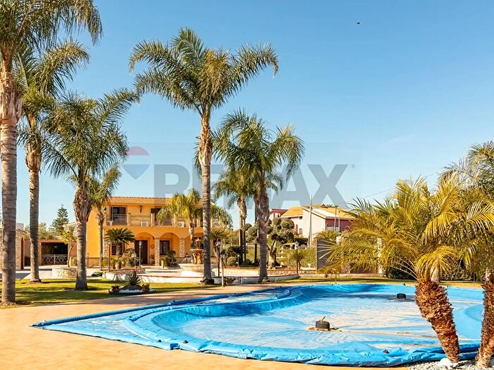 Casa con 9 locali in vendita in Via Serpaolo, Augusta