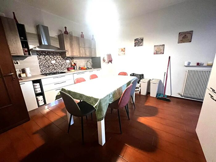 Appartamento con 7 locali in vendita in Via Montelungo, Vigolzone