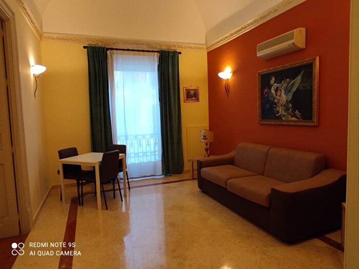 Appartamento trilocale in affitto in Via Emerico Amari, Borgo Vecchio, Palermo
