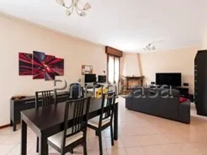 Appartamento trilocale in vendita in Via dei Martiri, Rio Saliceto