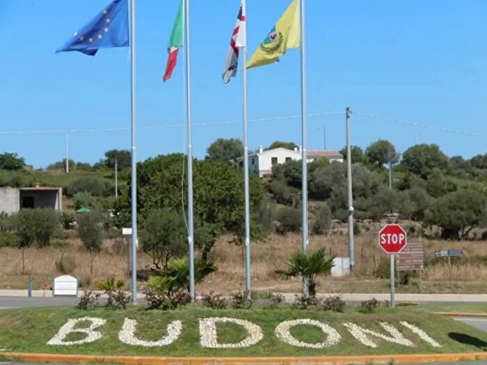Casa trilocale in vendita in Via Nazionale, Budoni