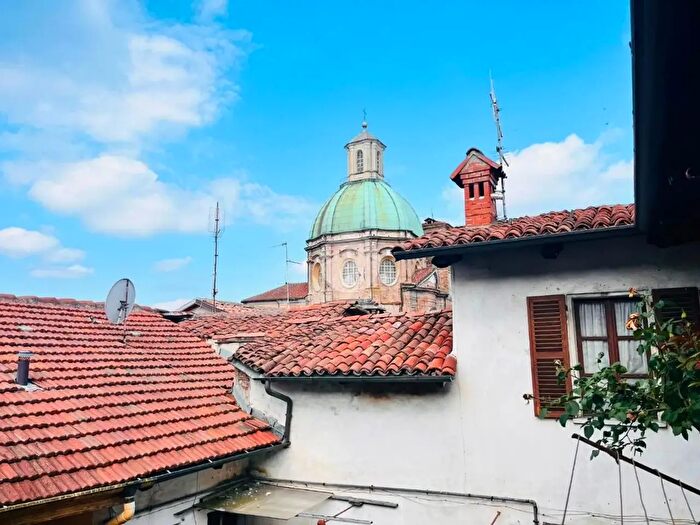 Appartamento trilocale in vendita in Via Dovis, Gassino Torinese