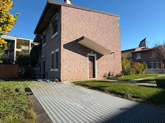 Casa con 5 locali in vendita in Corso Repubblica, Somma Lombardo