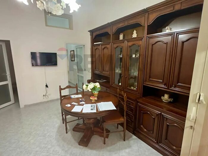 Appartamento trilocale in vendita in Via Martorana, Ragusa