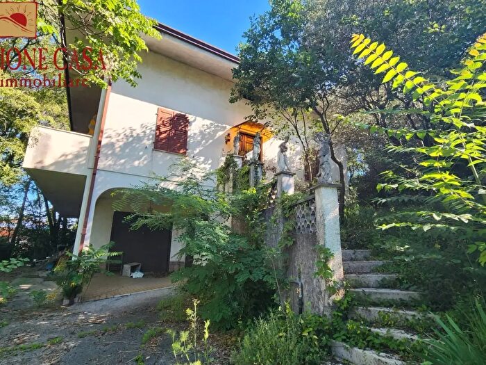 Casa con 9 locali in vendita in Venezian, Sagrado
