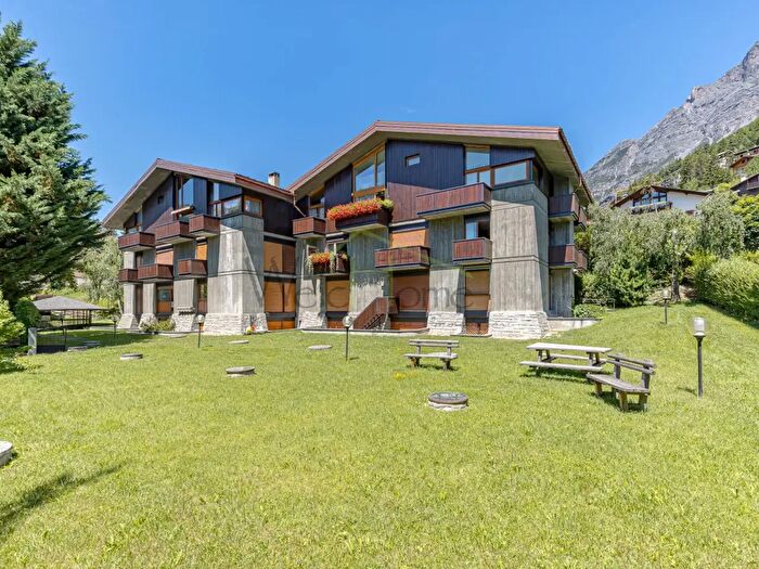 Appartamento trilocale in affitto in Via Negri, Bormio