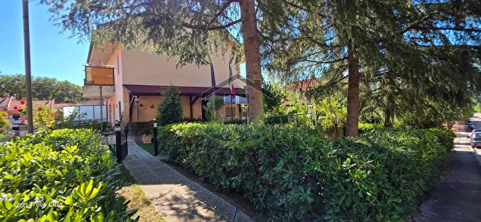 Casa con 8 locali in vendita in Via delle Begonie, Ascoli Piceno