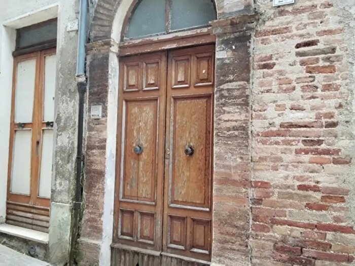 Appartamento con 5 locali in vendita in Via Via Don Raffaele Chiucchi, Cerreto D'Esi