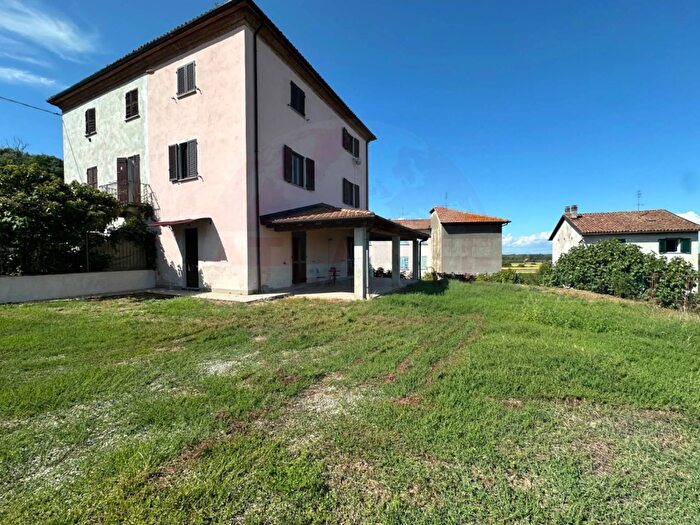 Casa con 9 locali in vendita in Regione Torrazza, Strevi