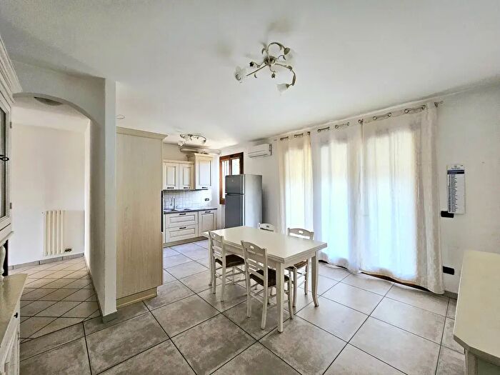 Casa quadrilocale in vendita in Via Caponte, Borgo Veneto