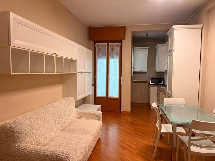 Appartamento trilocale in affitto in Via Martiri Triestini, San Siro, Milano