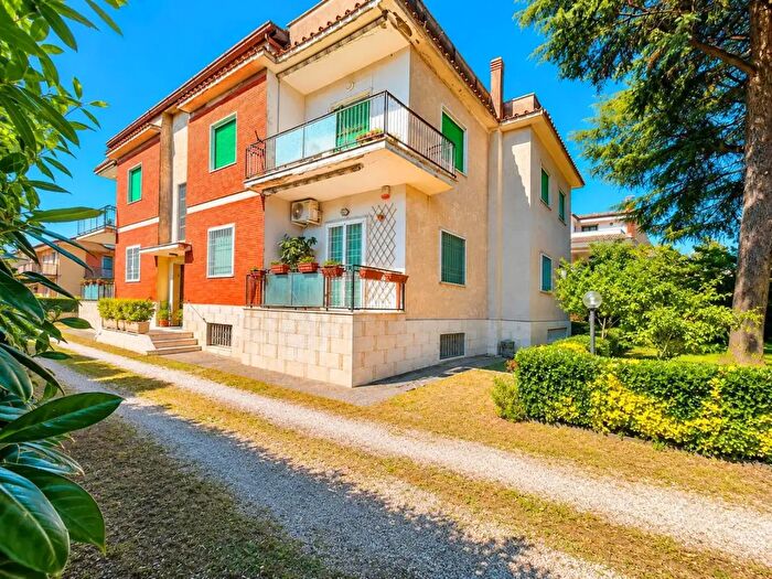 Appartamento bilocale in affitto in Via Bellicia, Roma