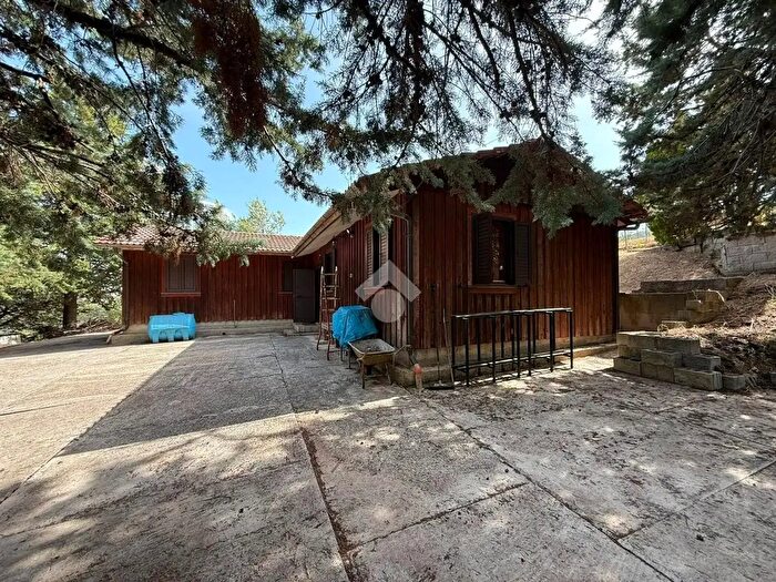 Appartamento quadrilocale in vendita in Contrada Sativo San Demetrio, Brindisi Montagna