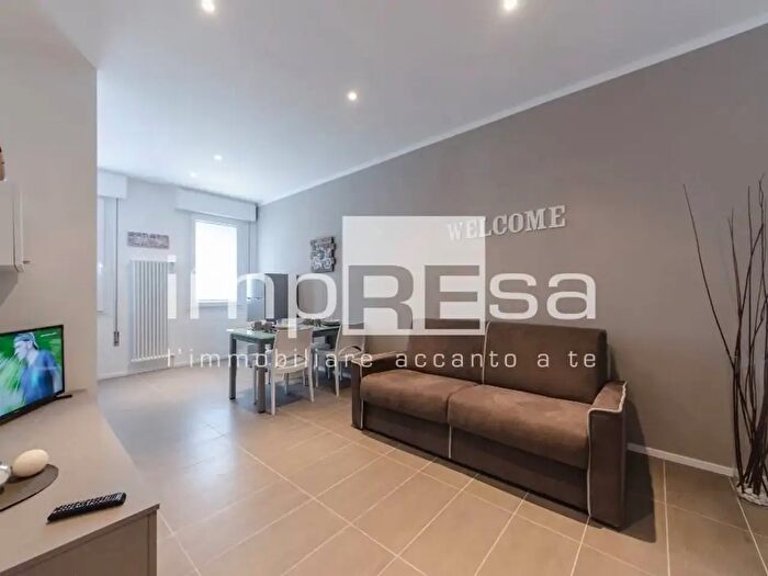 Appartamento trilocale in vendita in Via Miranese, Venezia