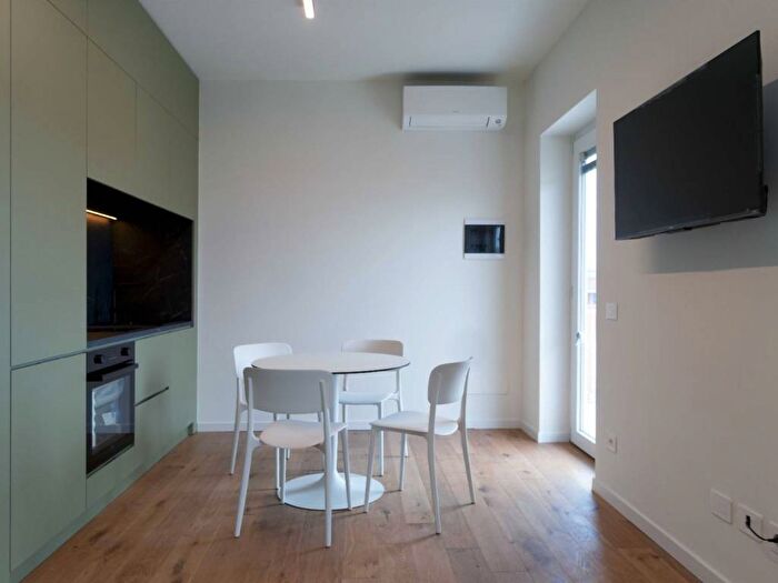 Appartamento monolocale in affitto in Centro, Angera