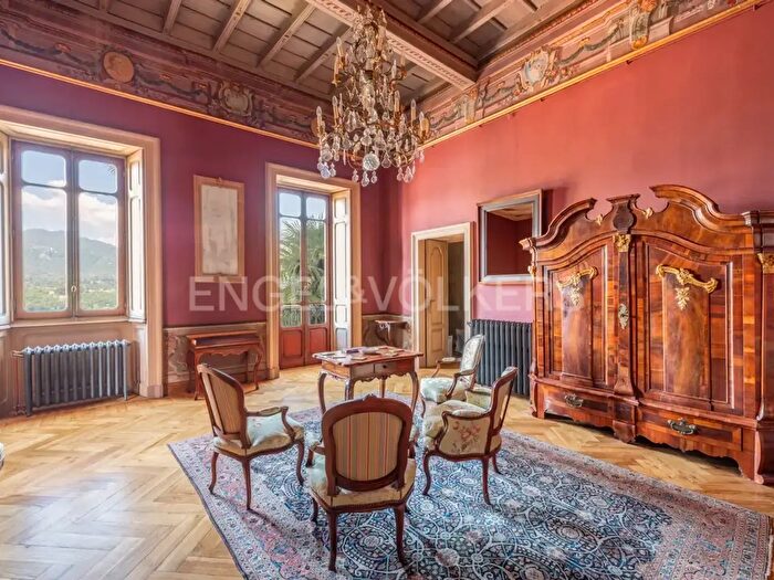 Casa con 17 locali in vendita in Via per Orta, Orta San Giulio