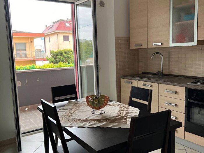 Appartamento quadrilocale in affitto in Via Stretto Antico, Fortuna Corvo, Catanzaro