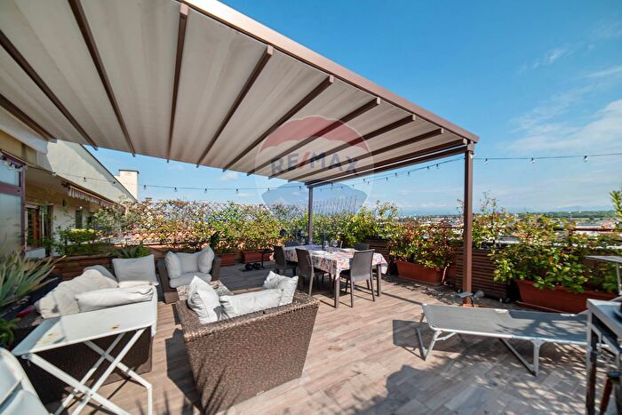 Appartamento trilocale in vendita in Via Pascoli, Cologno Monzese