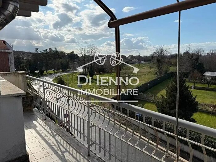 Appartamento con 5 locali in vendita in Via della Magnetite, Roma