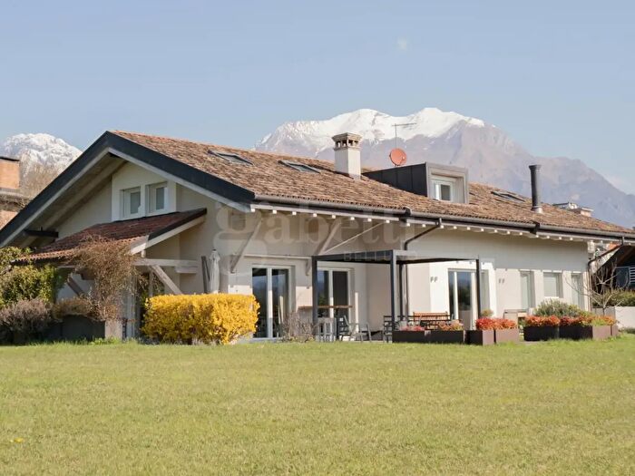 Casa con 12 locali in vendita in Via Pietro Pagello, Belluno