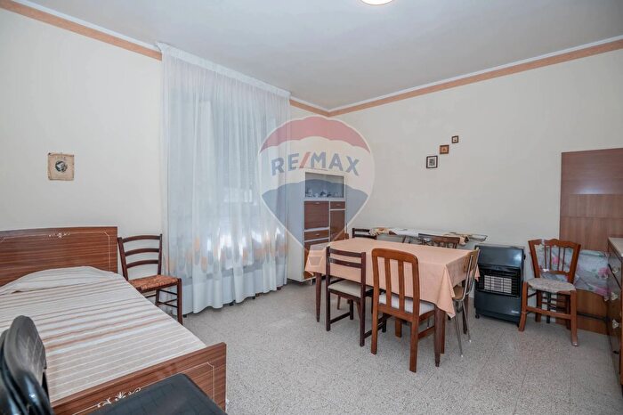 Appartamento con 5 locali in vendita in Corso JFKennedy, Chiaramonte Gulfi