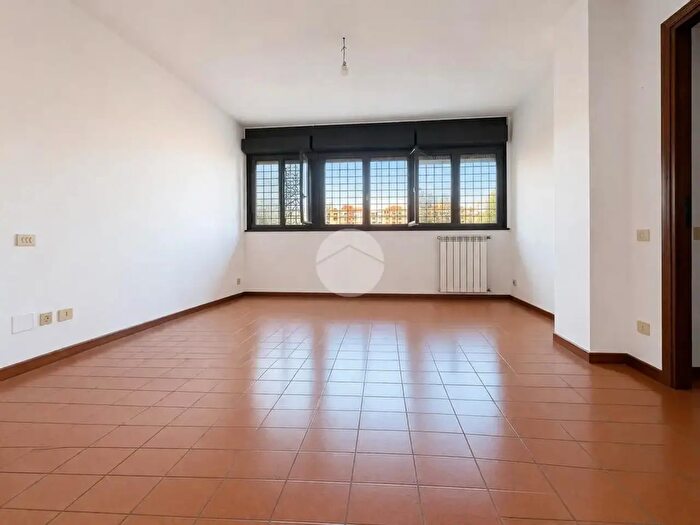 Appartamento trilocale in vendita in Viale dei Caduti per La Resistenza, Roma