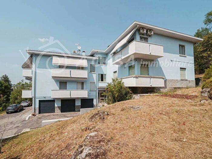 Appartamento trilocale in vendita in Via Marconi, Fornovo Di Taro