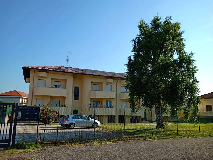 Appartamento trilocale in affitto in Via Papa Giovanni XXIII, Cardano Al Campo