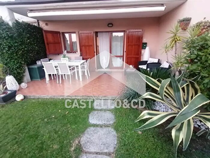 Appartamento bilocale in vendita in Via Ronchi, Padenghe Sul Garda