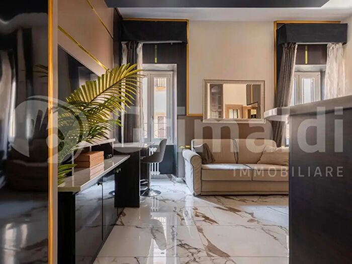 Appartamento con 5 locali in vendita in Via della Vite, Roma