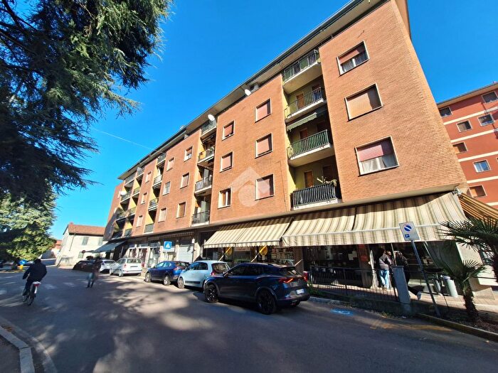 Appartamento bilocale in vendita in Via S Caterina da Siena, Magenta