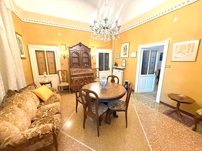 Appartamento con 5 locali in vendita in Novi Ligure