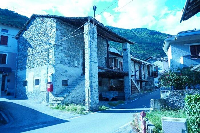 Casa trilocale in vendita in Via Coloredo, Gordona