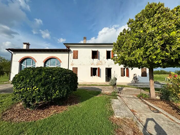 Casa con 5 locali in vendita in Via Matteotti, Pojana Maggiore