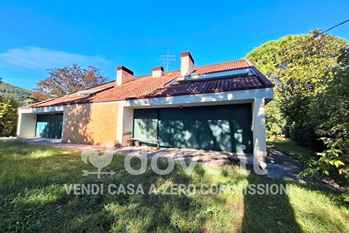 Casa con 5 locali in vendita in Via Cupa, Vallefoglia