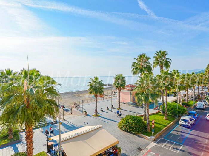 Appartamento bilocale in affitto in Via Giuseppe Garibaldi, Centro, Loano