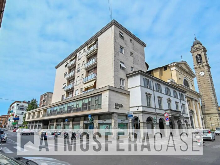 Appartamento quadrilocale in vendita in Via Borgo Palazzo, Bergamo