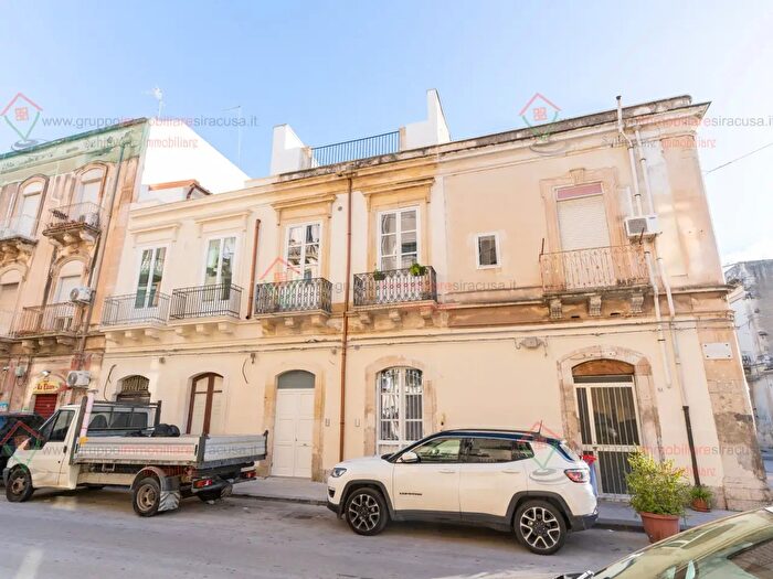 Appartamento trilocale in vendita in Siracusa