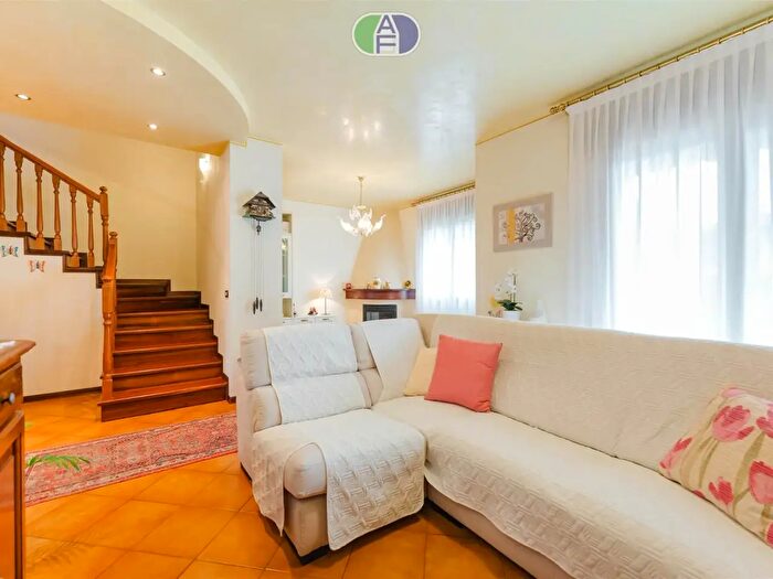 Casa con 5 locali in vendita in Via, Scorze