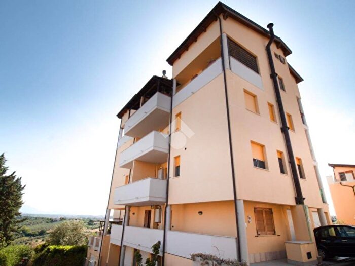 Appartamento con 6 locali in vendita in Via del Convento, Centro, Spoltore