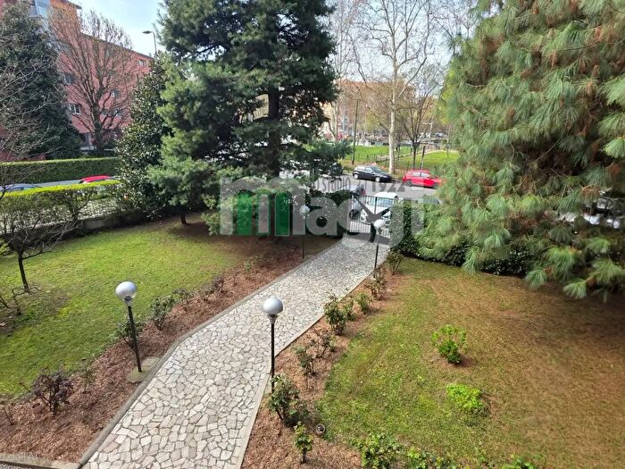 Appartamento trilocale in vendita in Piazzale Gabriele Rosa, Milano