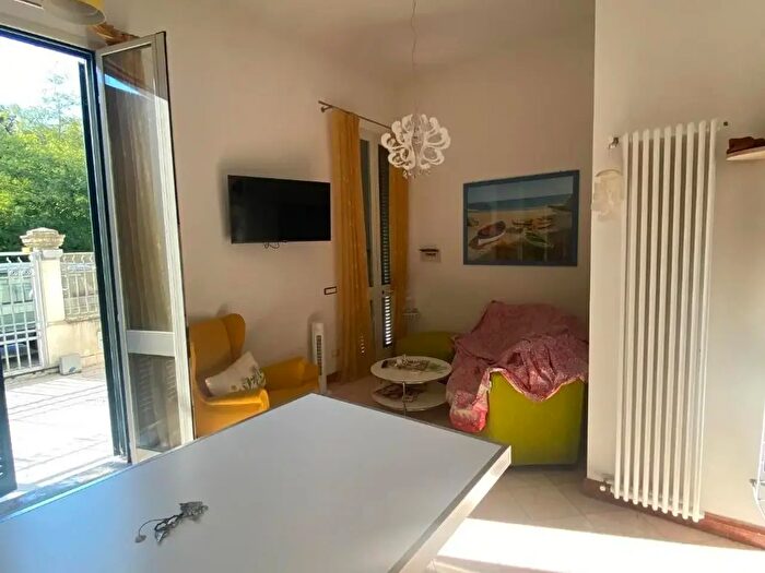 Appartamento con 10 locali in vendita in Viareggio