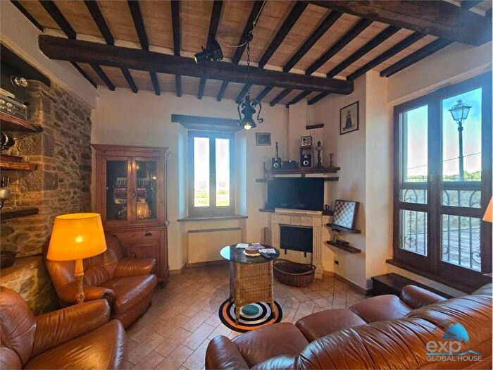 Casa con 5 locali in affitto in Mercatello, Marsciano