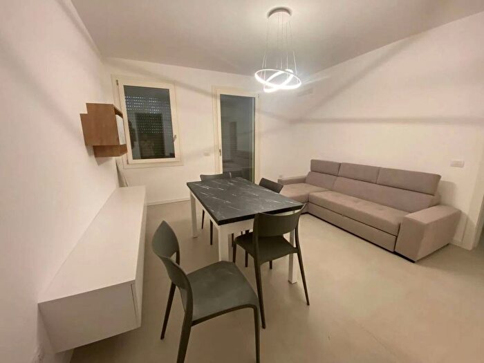 Appartamento trilocale in affitto in Via Montello SNC, Viale Luzzatti, Treviso