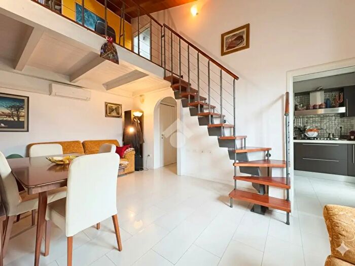 Appartamento trilocale in vendita in Via Camerlona, Ravenna