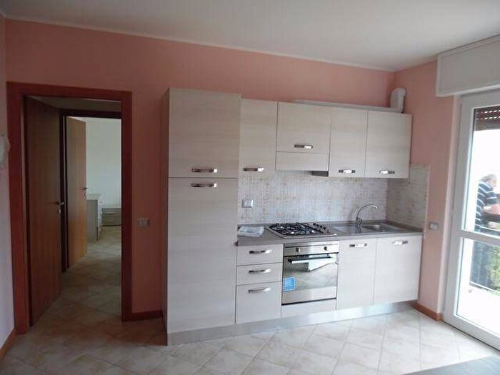 Appartamento bilocale in affitto in Viale Antonio Locatelli, Almè