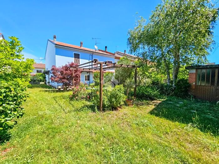 Casa con 8 locali in vendita in Lobbi Via della Repubblica, Alessandria
