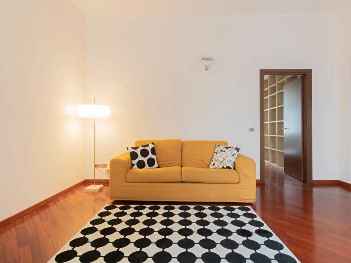 Appartamento bilocale in affitto in Corso di Porta Romana, Quadronno Crocetta, Milano