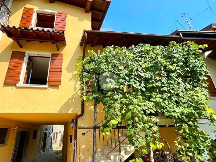 Casa trilocale in vendita in Via Bezzuglio, Toscolano Maderno